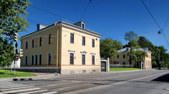 The Yarky hostel and artist residency program in St. Petersburg