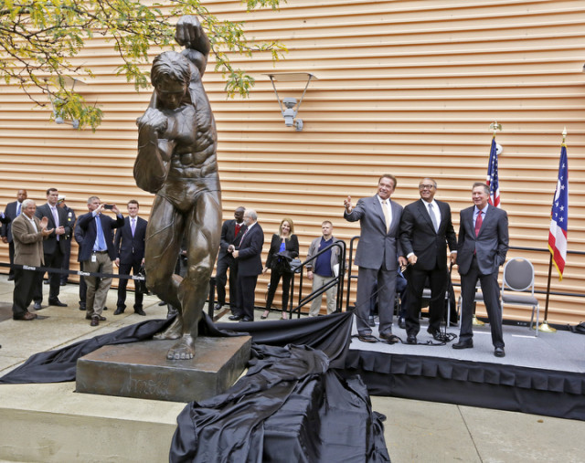 This is Kasich with Arnold Schwarzenegger unveiling a statue of the latter by Ralph Crawford. So this is what it looks like when Republicans support public art?