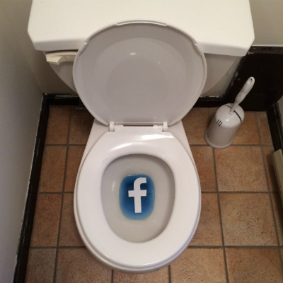 facebook_toilet